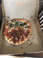 Fox's Pizza Den food