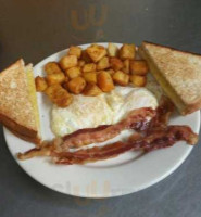 Winthrop Center Cafe food