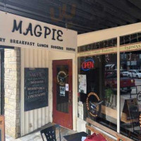 Magpie Coffeehouse outside
