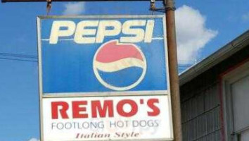 Remo's Hotdog Shop food