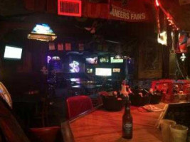 Lana's Red Lion Pub  inside