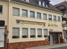 Gasthaus Weis Bei Uns outside