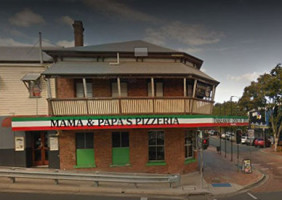 Mamas And Papas Pizza Gympie outside
