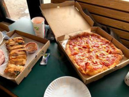 Timbo's Pizza food