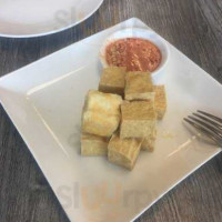 Ploy Thai Bistro food