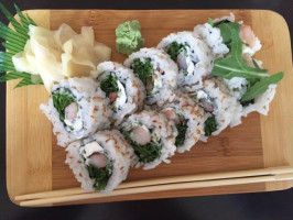 Sushi Luu  food