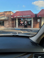 La Union Mexican Bakery outside