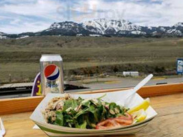 Grizzly Grille food