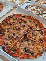 Pizzeria L'italia food