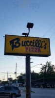 Buccillis Pizza outside