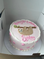 Shelby Lynns Cake Shoppe food