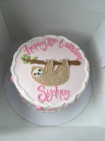 Shelby Lynns Cake Shoppe food