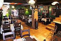 White Horse Pub & Restaurant inside