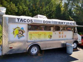 Tacos Don Riky outside