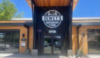 Dewey's Restaurant And Bar outside