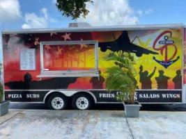 Cd Anchor Foodtruck outside