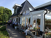 Duvenstedter Eiscafé inside
