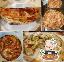 Pizzeria De Carolis food