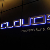 clouds - Heaven´s Bar & Kitchen inside