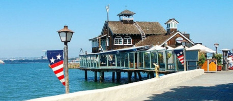 The San Diego Pier Cafe outside