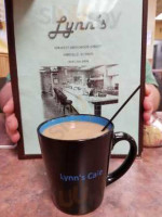 Lynn's Cafe food