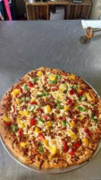Tailgaters Pizza food