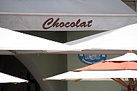 Café Chocolat outside