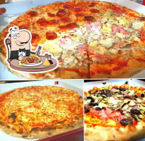 Vecchia Napoli Pizzeria food
