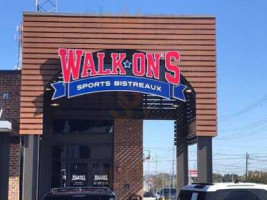 Walk On's Sports Bistreaux Knoxville outside