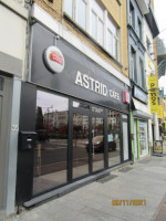 Café Astrid outside