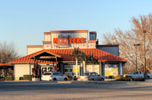 Hooters Fort Smith outside