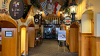 Gustav's Pub Grill Vancouver inside