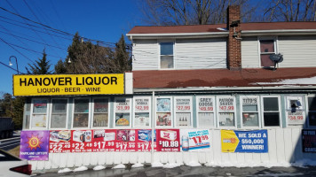 Hanover Liquor outside