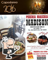 Pizzeria Madison Con Posti A Sedere food