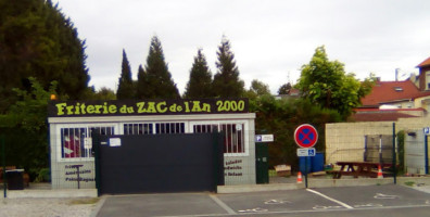 Friterie Du Zac De Ian 2000 outside