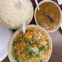 Pal Indian Cuisine food