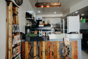 Urth Cafe Bar inside
