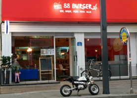 88burger outside