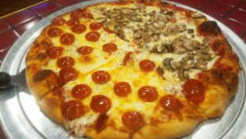 Bishop's Pizza Iii food