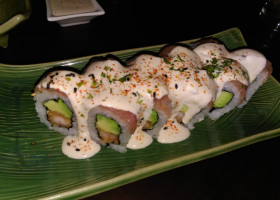 Misti Sushi Fusion food