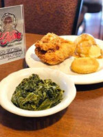 Lil Sistas Soul Food food