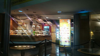 Ayuriz Cafe Restaurant inside