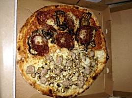 Pizza Boccone food