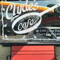 Clyde's Cozy Corner Cafe outside