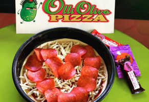 Olli Olive Pizza food