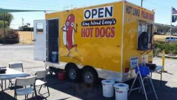 Long Island Larry's Hotdogs inside