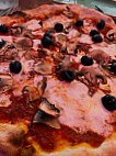 Pizza Service La Strada food