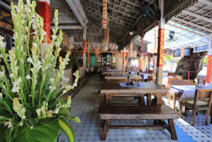 Sendok Emas Bar Restaurant inside