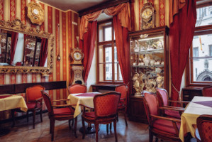 Café Mozart inside