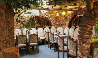 Balkan-hof Steak- Grillrestaurant inside